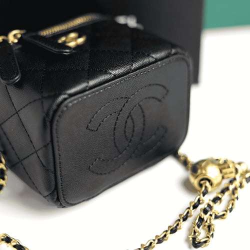 شنطة شانيل فانيتي بدون مسكة C157