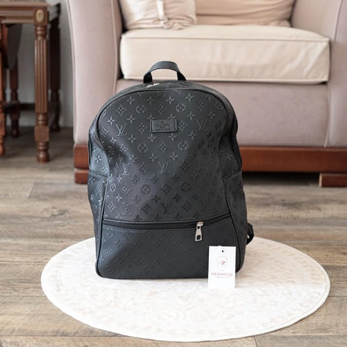 شنطة ضهر لويس فيتون LF175