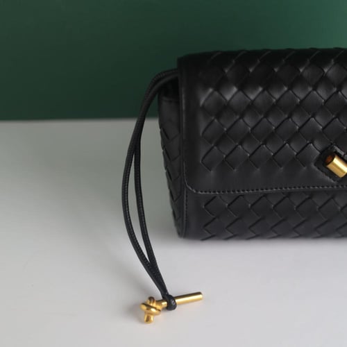 شنطة بوتيغا أنديامو كروس BT103