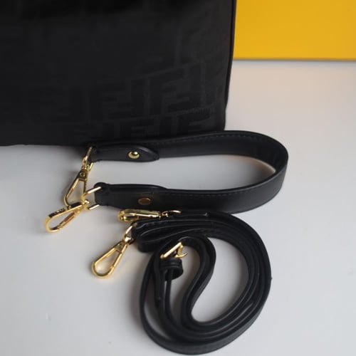 شنطة فندي F120