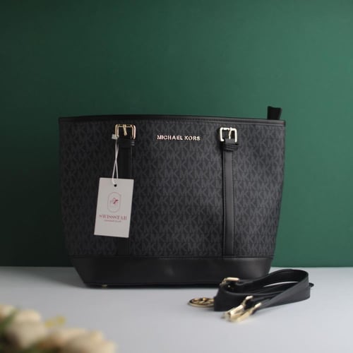 شنطة مايكل كورس صوفيا M108