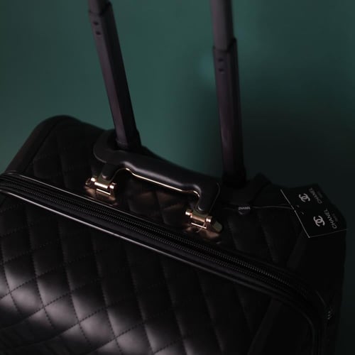 شنطة سفر شانيل C200