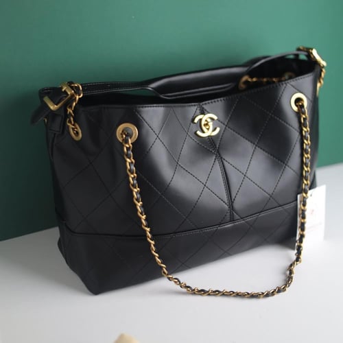 شنطة شانيل سمول هوبو C147