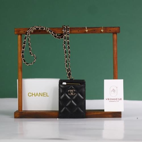 حامل بطاقات شانيل C18