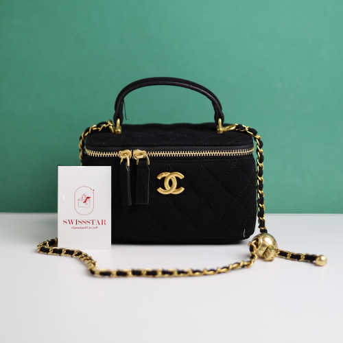 شنطة شانيل فانيتي مخملي C156