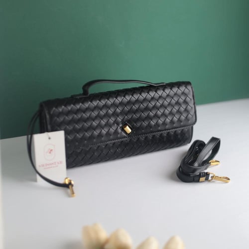 شنطة بوتيغا أنديامو كلتش BT101