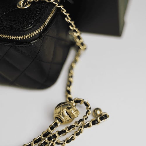 شنطة شانيل فانيتي بدون مسكة C157