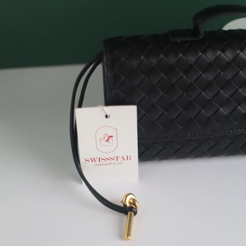 شنطة بوتيغا أنديامو كلتش BT101