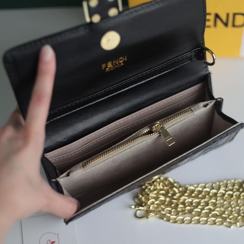 شنطة فندي باجيت F144