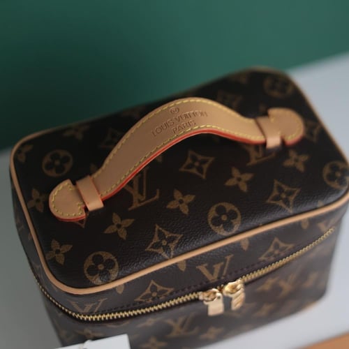 شنطة لويس فيتون فانيتي لارج LF118