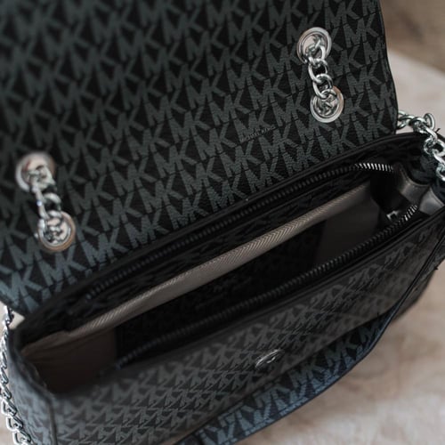 شنطة مايكل كورس M101