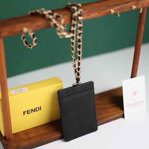 حامل بطاقات فندي F15