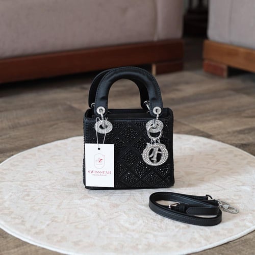 ليدي ديور R101