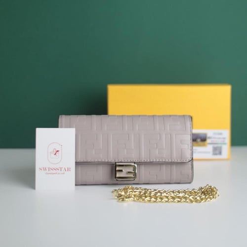 شنطة فندي باجيت F133