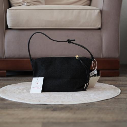 شنطة لويفي كيوب صغيرة L104