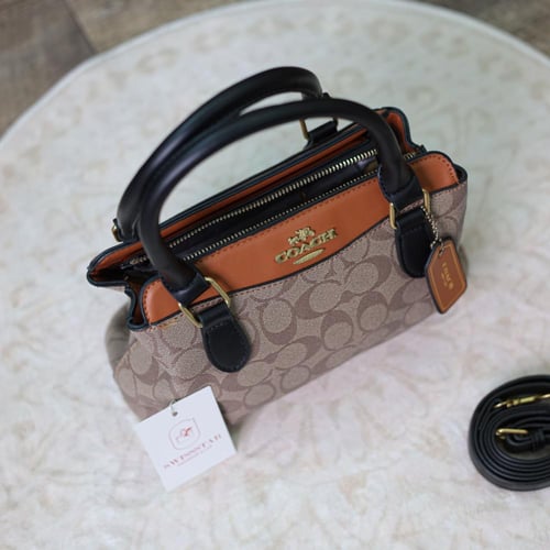 شنطة كوتش دارسي كارييل CO125