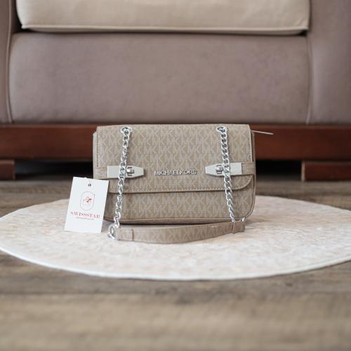 شنطة مايكل كورس M101