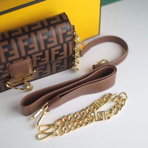 شنطة فندي دايموند F114