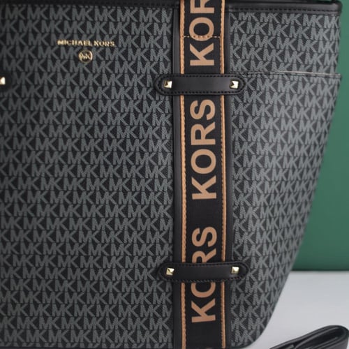 شنطة مايكل كورس M124