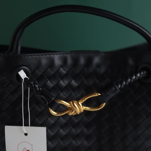 شنطة بوتيغا أنديامو توت باق BT102