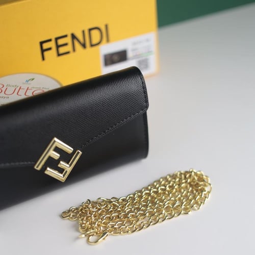 شنطة فندي باجيت F144