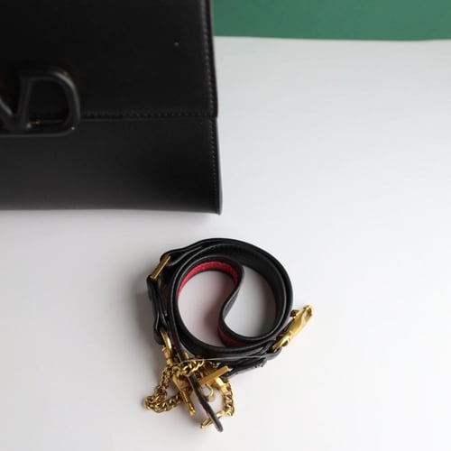 شنطة فالنتينو VA110