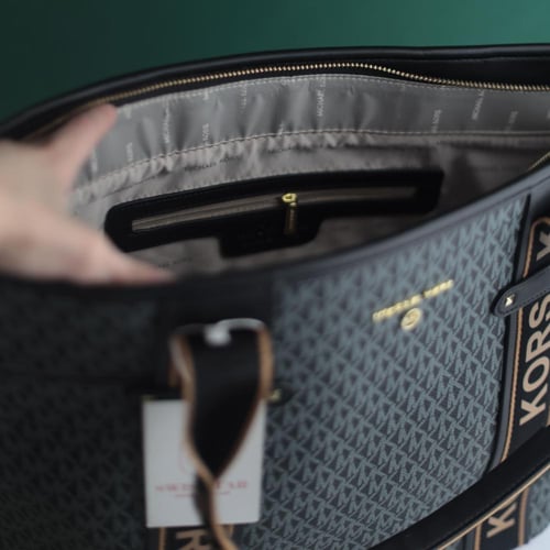 شنطة مايكل كورس M124