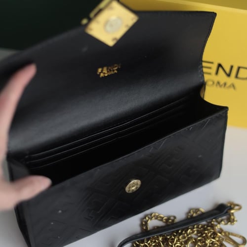 شنطة فندي نسائي F111