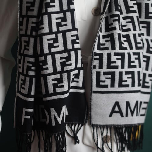 شال فندي F110