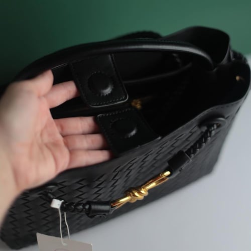 شنطة بوتيغا أنديامو توت باق BT102