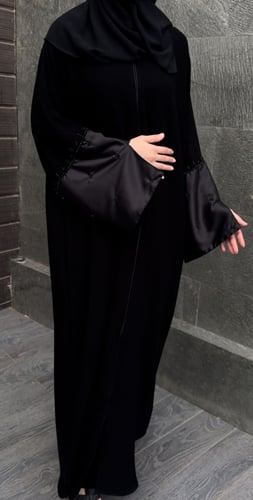 عبايات ملكي كم جلد مطرز جلد