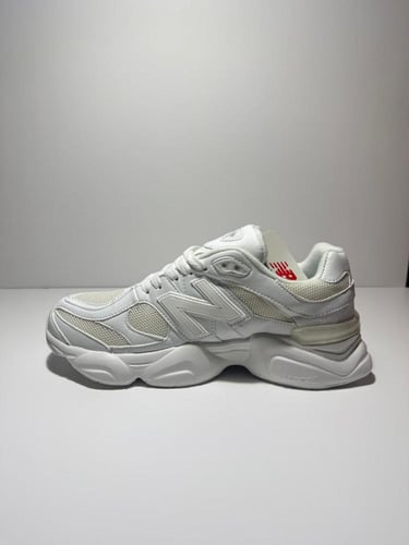 حذاء NEW BALANCE 9060 رجالي ابيض اللون