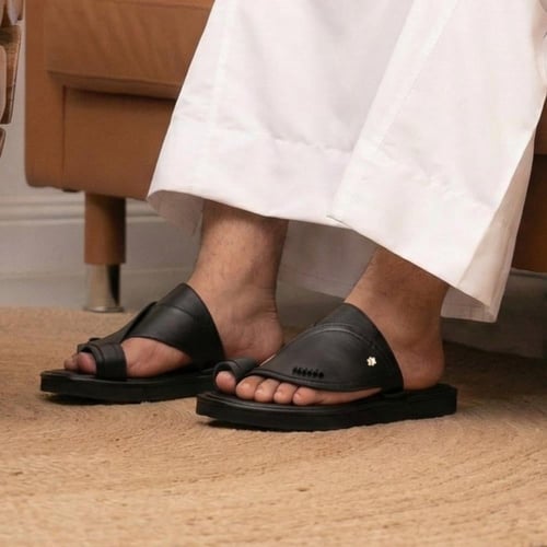 حذاء سعودي كاجول باللون الأسود 1st Collection