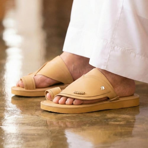حذاء سعودي كاجول باللون البيج 1st Collection