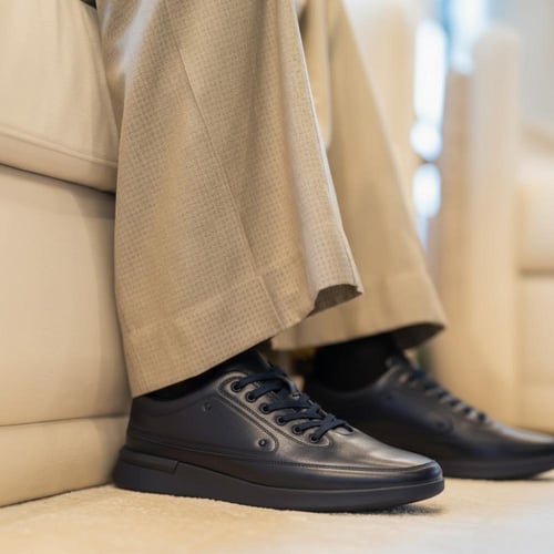 حذاء (DAILY) مودرن بتصميم فاخر باللون الكحلي