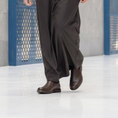 حذاء (DAILY) Dress سادة جلد بقر طبيعي باللون البني