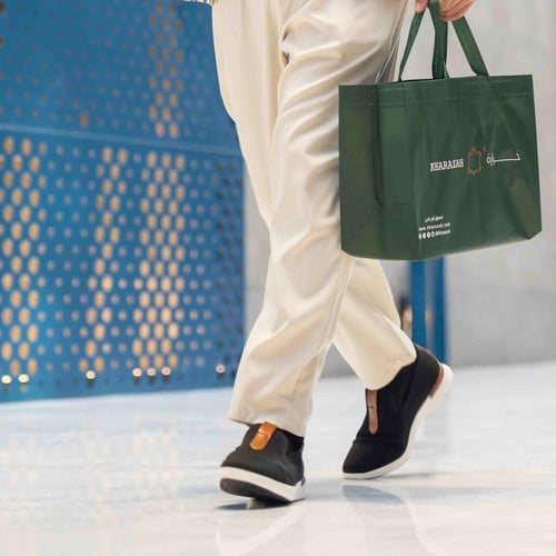 حذاء (DAILY) كاجول عصري بتصميم عملي باللون الأسود