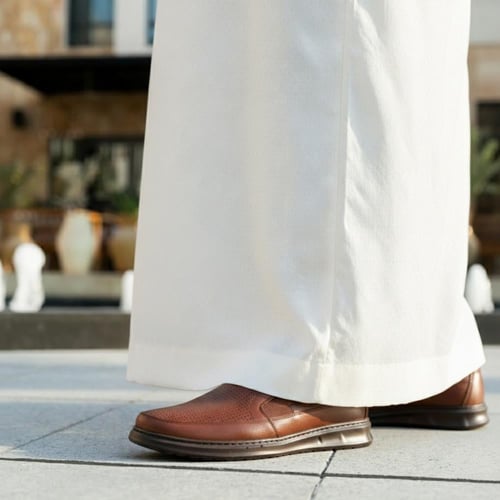 حذاء (DAILY) Comfort جلد بقر طبيعي باللون الجملي