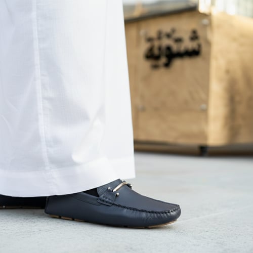 حذاء (DAILY) عملي بجلد فاخر اللون الكحلي