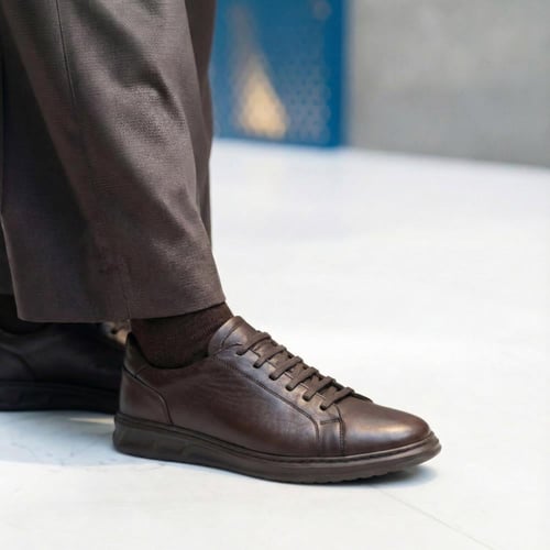 حذاء (DAILY) Sneakers جلد بقر طبيعي باللون البني