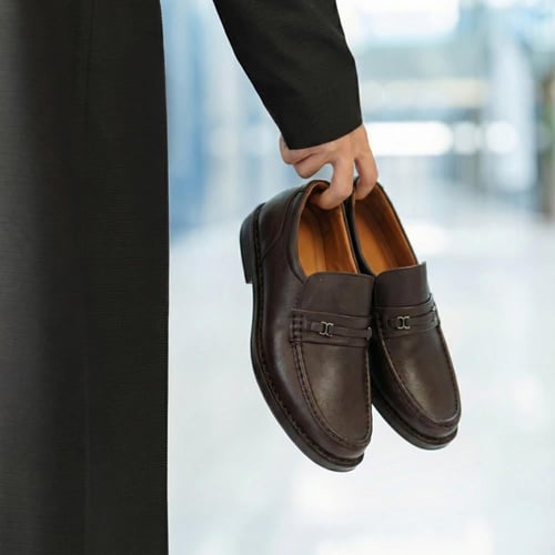 حذاء (CLASSIC) Dress جلد بقر طبيعي باللون البني