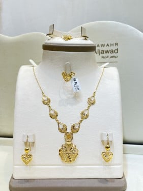 طقم كويتي مديل ورده