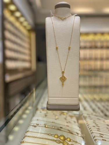 عقد ذهب ناعم طويل