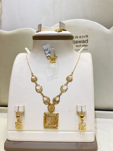 طقم ذهب عيار 21
