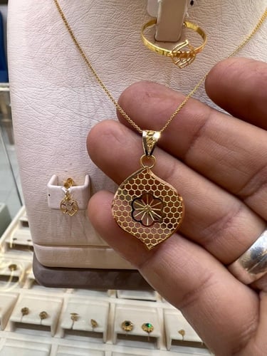 نصف طقم الوردة المورقة