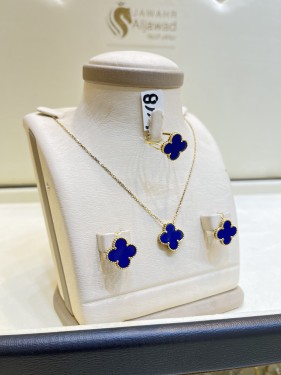 طقم ذو تصميم مميز