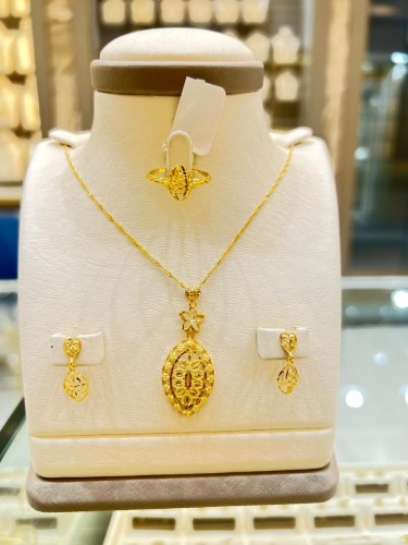 نصف طقم الورقة