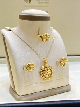 نصف طقم عيار 21 شكل القلب