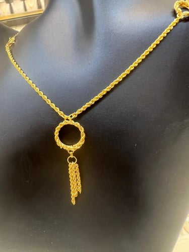 عقد السلسة لامعة