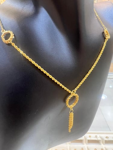 عقد السلسة لامعة